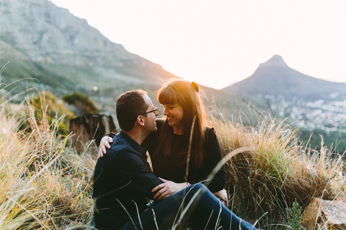 Kirsty&Brett-urban-engagement-shoot019